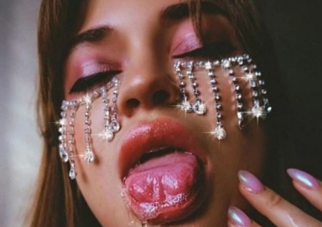 В Новосибирске танцующую на шесте учительницу уволили после видео в Instagram