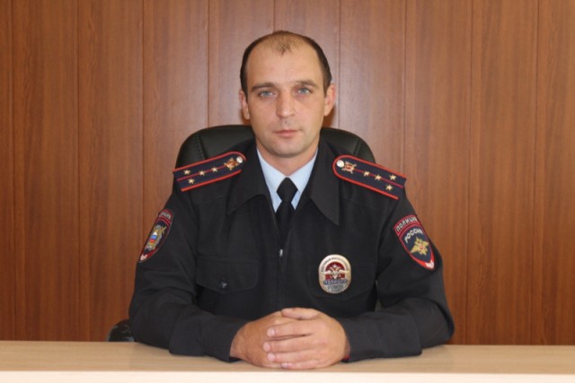 В Самарской области полицейский под угрозой уголовного дела забрал машину местного жителя из-за красивых номеров
