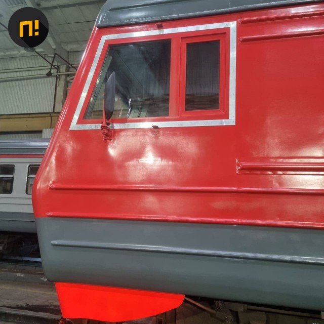 В Новосибирске в электричке установили пластиковое окно