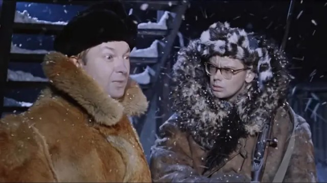 Обстановка на пляже в Мещерском парке в Подмосковье