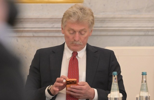 Песков посоветовал переходить на Android и «наши системы» после удаления приложений  VK из App Store