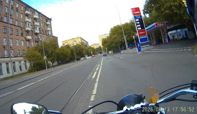 Как я заправлял мотоцикл сегодня после работы (Москва)