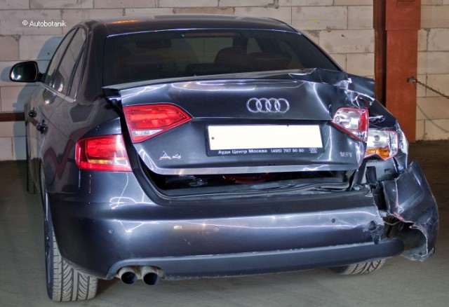 "Поцелуй" гармошкой у бензобака