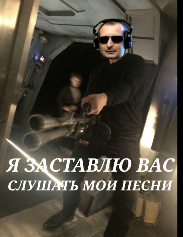 Илон Маск сфотался с огромной пушкой, но стал героем фотожаб