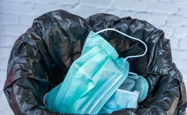 На Сахалине всем, кто сделал прививку от коронавируса, будут выдавать специальные бейджи и доп. права к ним