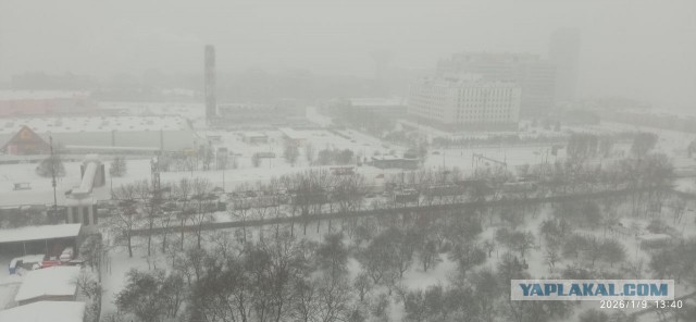 Москва в плену снега