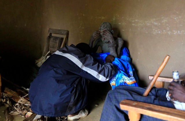 Ритуал обрезания в Кении