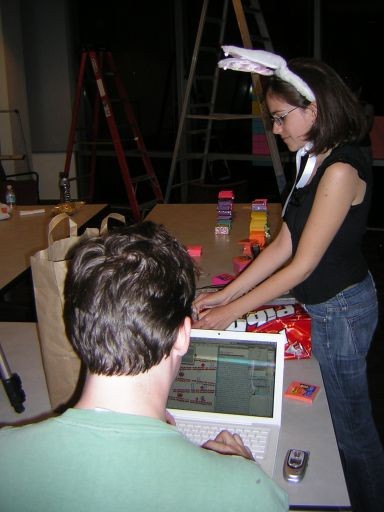 Чем занять себя в офисе в понедельник