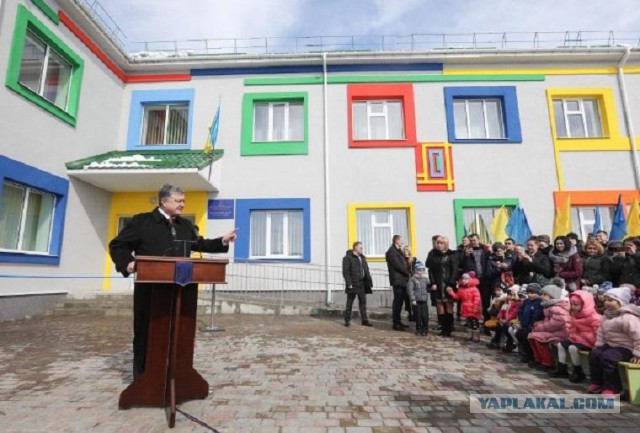 Путин за рулем "Камаза" открыл Крымский мост