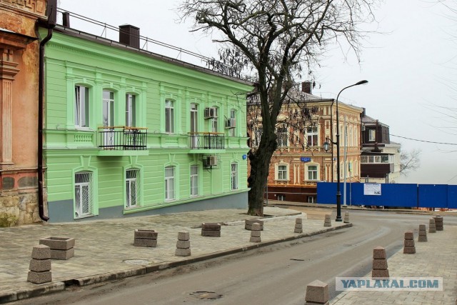 Городок наш небольшой, он с прекрасною душой...