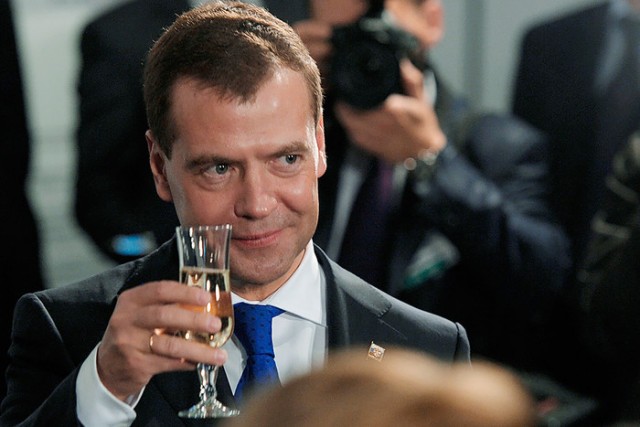 Дмитрий Медведев заявил, что за вечер может запросто уничтожить Финляндию.