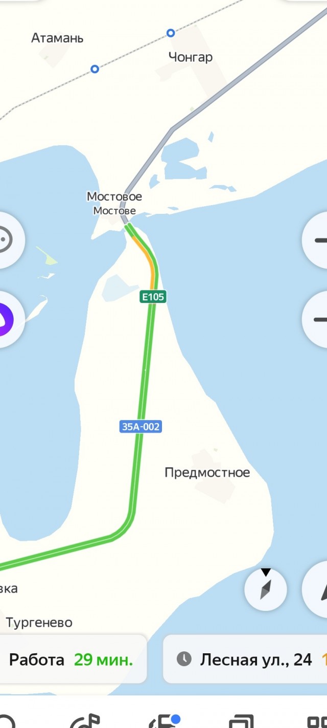 Россияне встали в пробку на границе Крыма с Херсонской областью