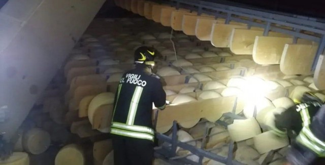 В Италии сыровара насмерть задавило 25 тысячами головок сыра