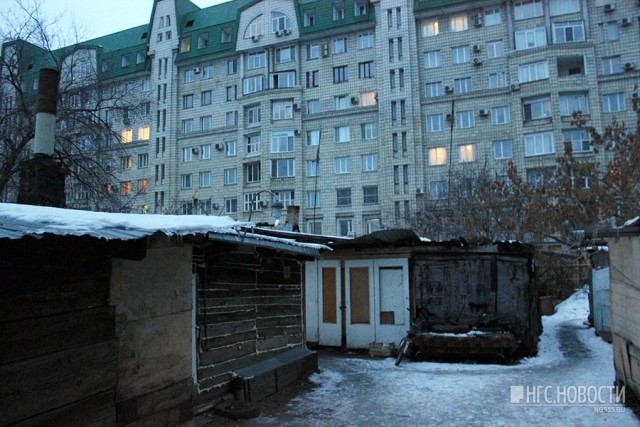 «Запросили 19 квартир за 40 квадратов»: как на Масленникова оказались соседями избы и новостройки