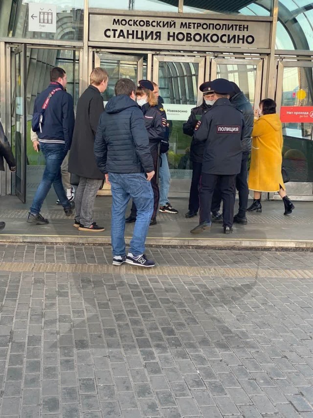 В Москве зафиксированы  “повесточные облавы” у станций метро.