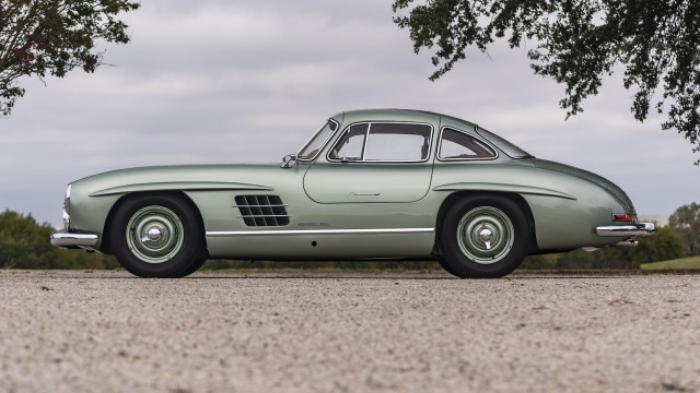 10 самых дорогих автомобилей аукциона Mecum за 2022 год.