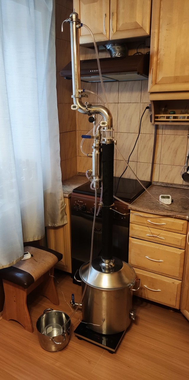 С праздничком, коллеги!