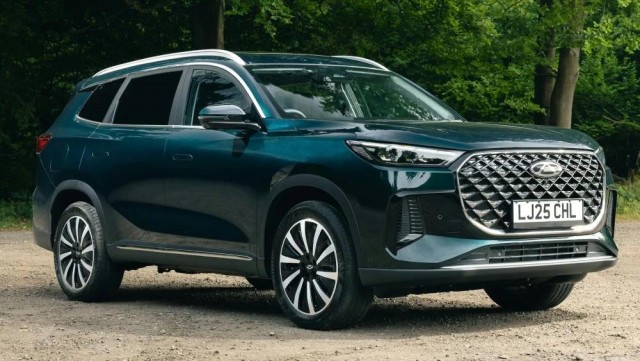 Кроссовер Chery Tiggo 8 признали лучшим автомобилем 2025 года в Британии (и это не шутка)