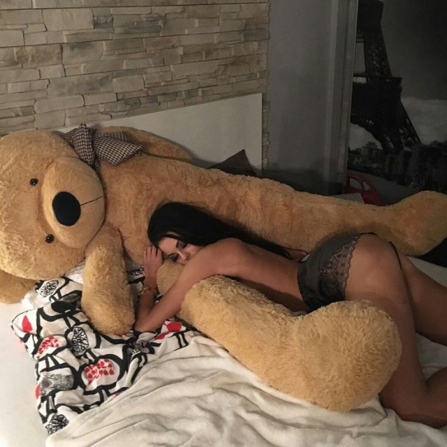 Мишки любят девушек
