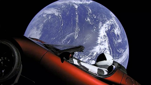 «Роскосмос»: запуск Falcon Heavy с родстером на борту — «хороший трюк»