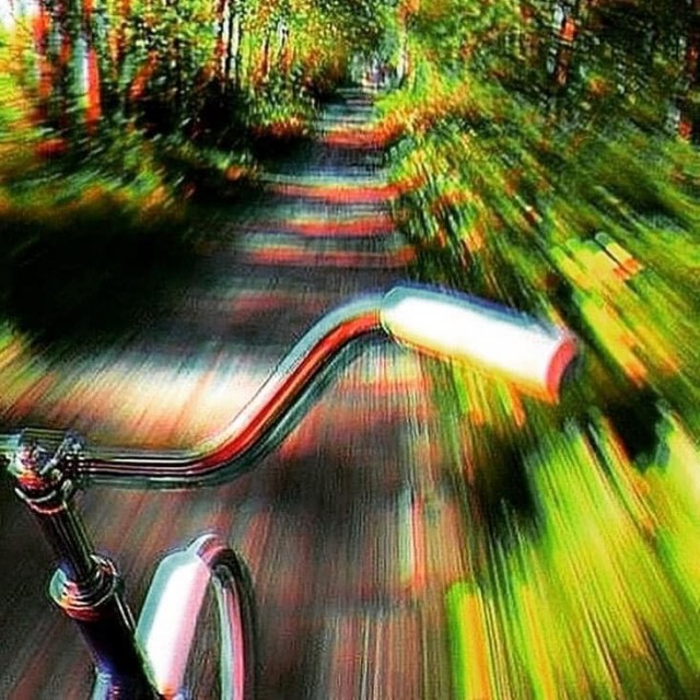 Мы идём в тишине по убитой весне