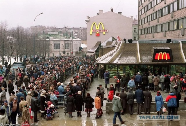 Очередь в МакАвто после новости о закрытии McDonald’s