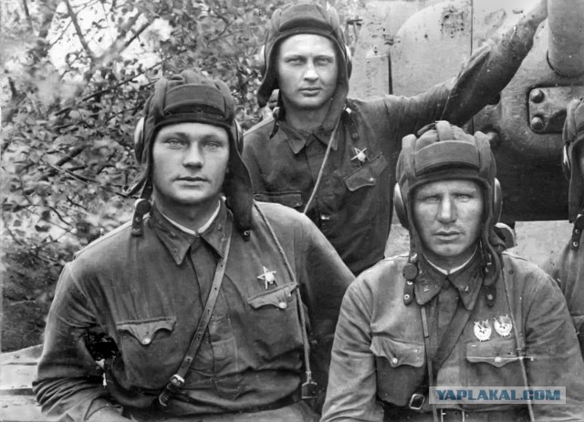 Фотографии связанных с историей Красной и Советской Армии.