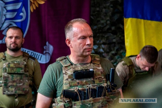 Зеленский отправил в отставку Залужного. Новым главкомом стал Сырский