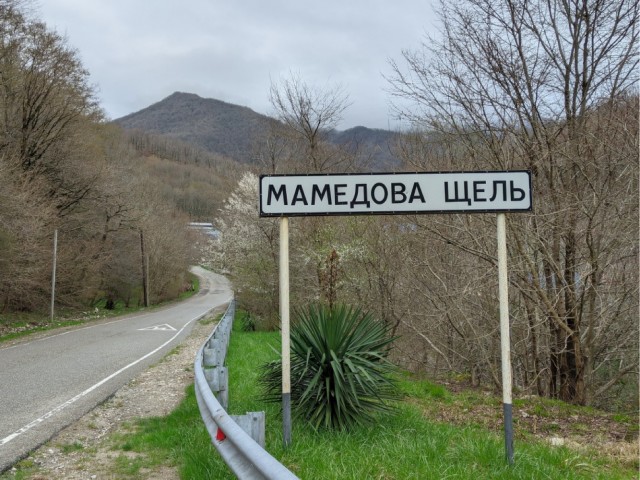 Потому что нельзя, быть красивой такой.....