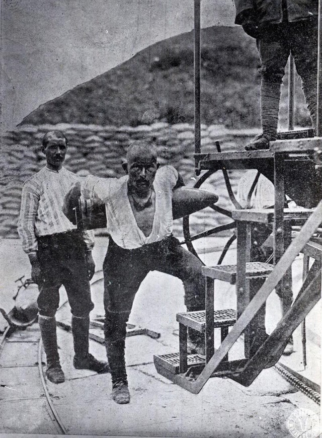 История в фотографиях