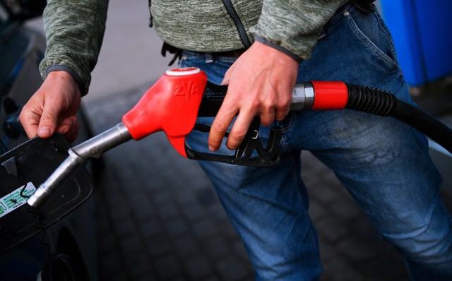 Независимые АЗС предупредили Козака о новом скачке цен на бензин
