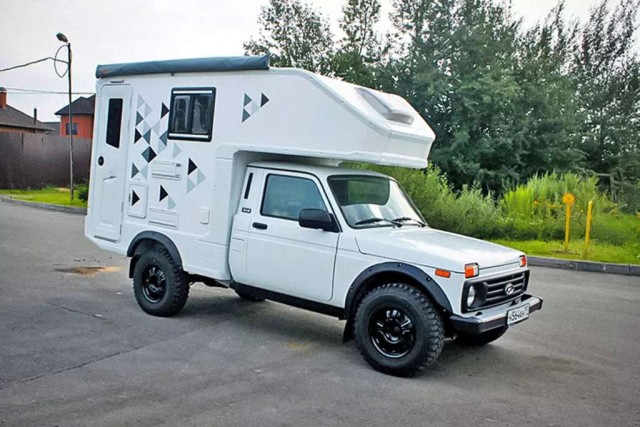Технологичный автодом на базе Toyota Land Cruiser 70