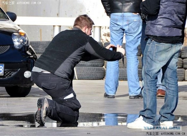 Пьяный бульдозерист снес 7 автомобилей...