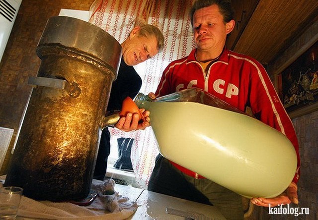 В России могут создать реестр самогонных аппаратов. Потому что люди торгуют вредным самогоном!