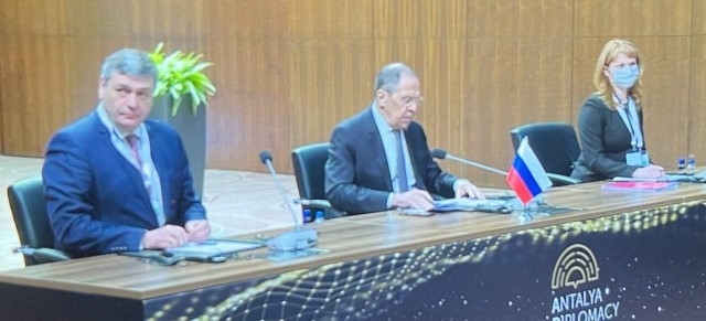 Началась первая встреча глав МИД России и Украины после начала спецоперации
