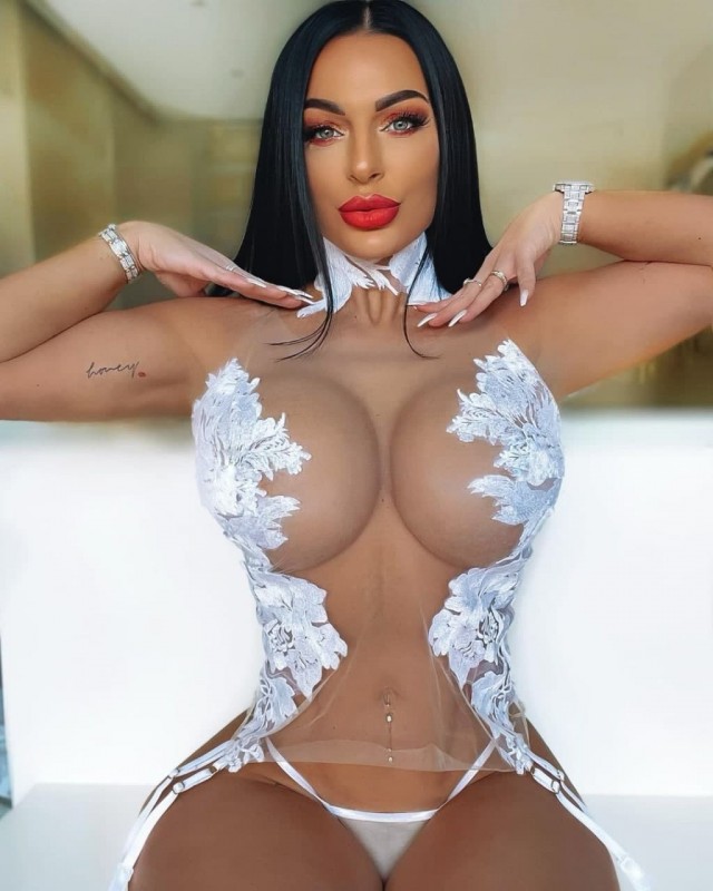 Прекрасная половина человечества (Vol.102) В белом