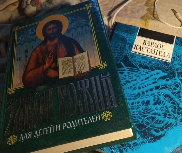 Думайте, прежде чем что-то положить ребенку под подушку