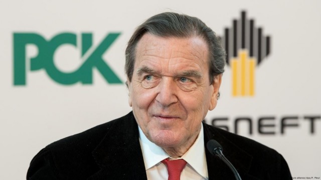 Мальчик еврейский нашёл дырокол