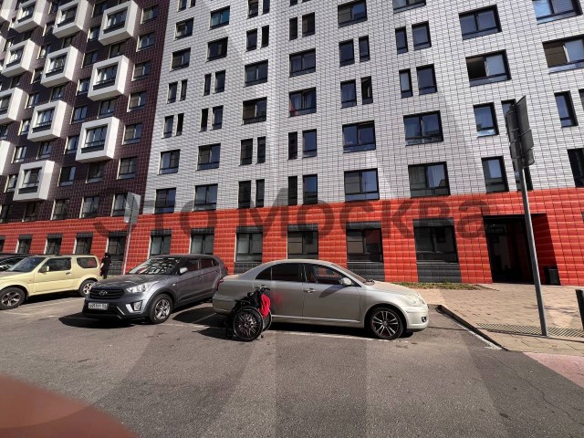 В Саларьево водители устроили травлю матери инвалида-колясочника из-за парковочного места