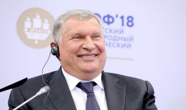 Учитель из российского региона возмутился заявлением о зарплате в 90 тысяч