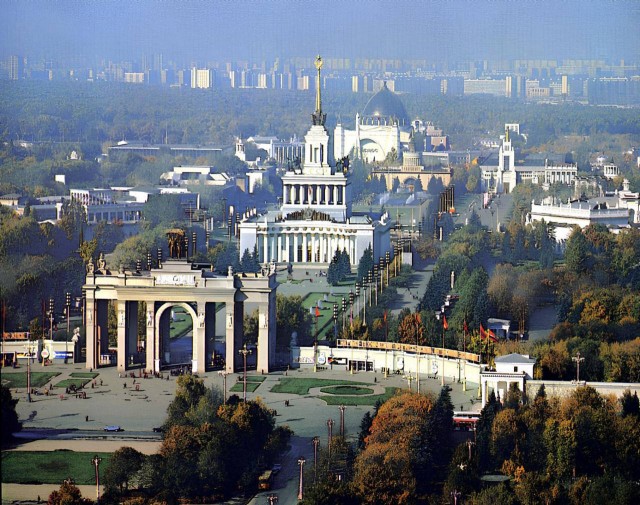 Москва и москвичи. Двадцатый век. 02.12.25