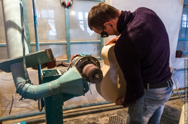 Как делают акустические гитары