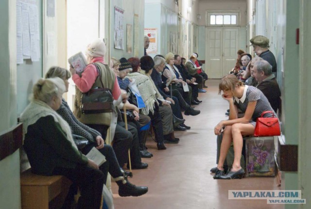 Фотожабы на загрустившую певицу Тейлор Свифт