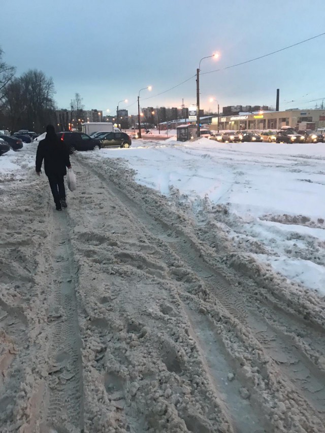 Что творится на дорогах Петербурга после снегопада