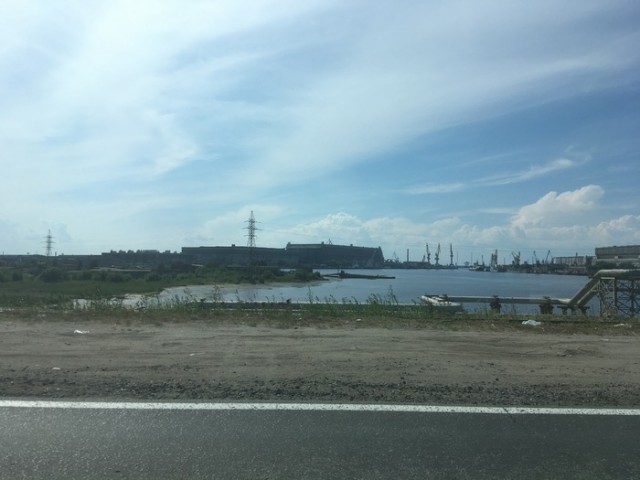 Почему мужчина обязан отдавать зарплату жене?