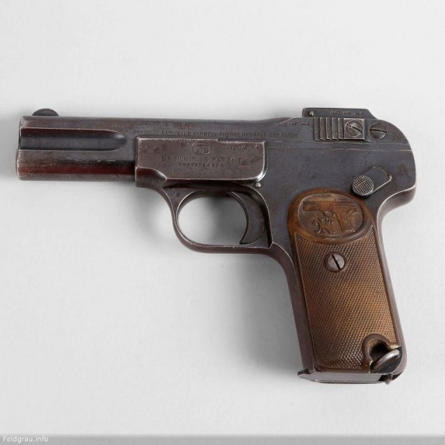 Пистолет Colt Model 1903 Pocket Hammerless - шедевр оружейной эстетики.