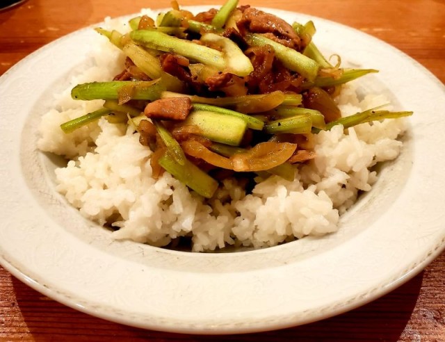 Цыпа Сельдереевна. Курица,лук,сельдерей.