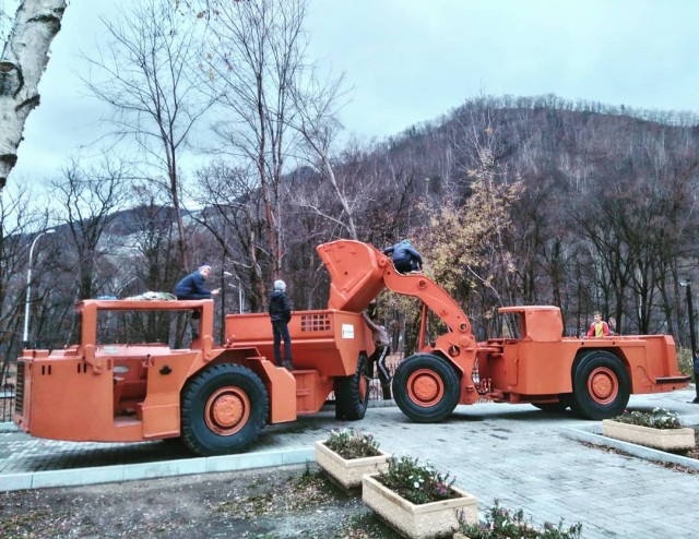 Спускаемся в штольни заброшенного рудника "Садовый"