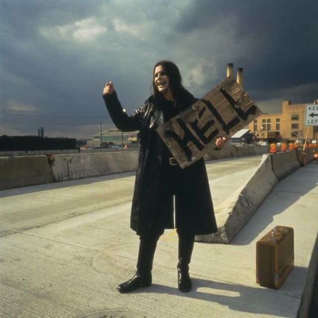 Мир прощается с OZZY