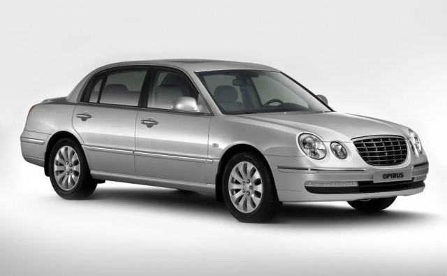 Купил себе Cadillac. Все девки мои. Завидуйте молча!